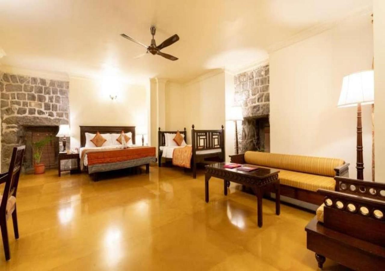 Fort Jadhavgadh -A Gadh Heritage Hotel Sasvad Exteriér fotografie