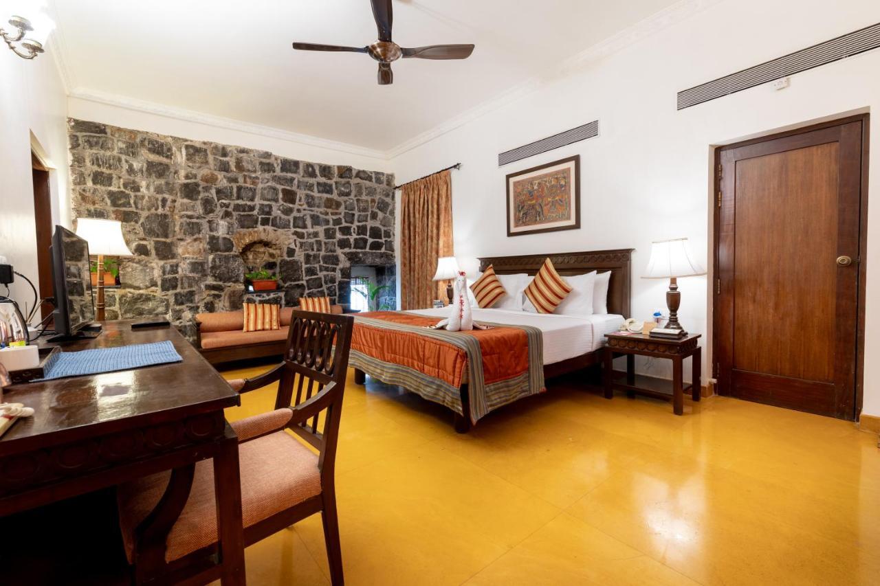 Fort Jadhavgadh -A Gadh Heritage Hotel Sasvad Exteriér fotografie