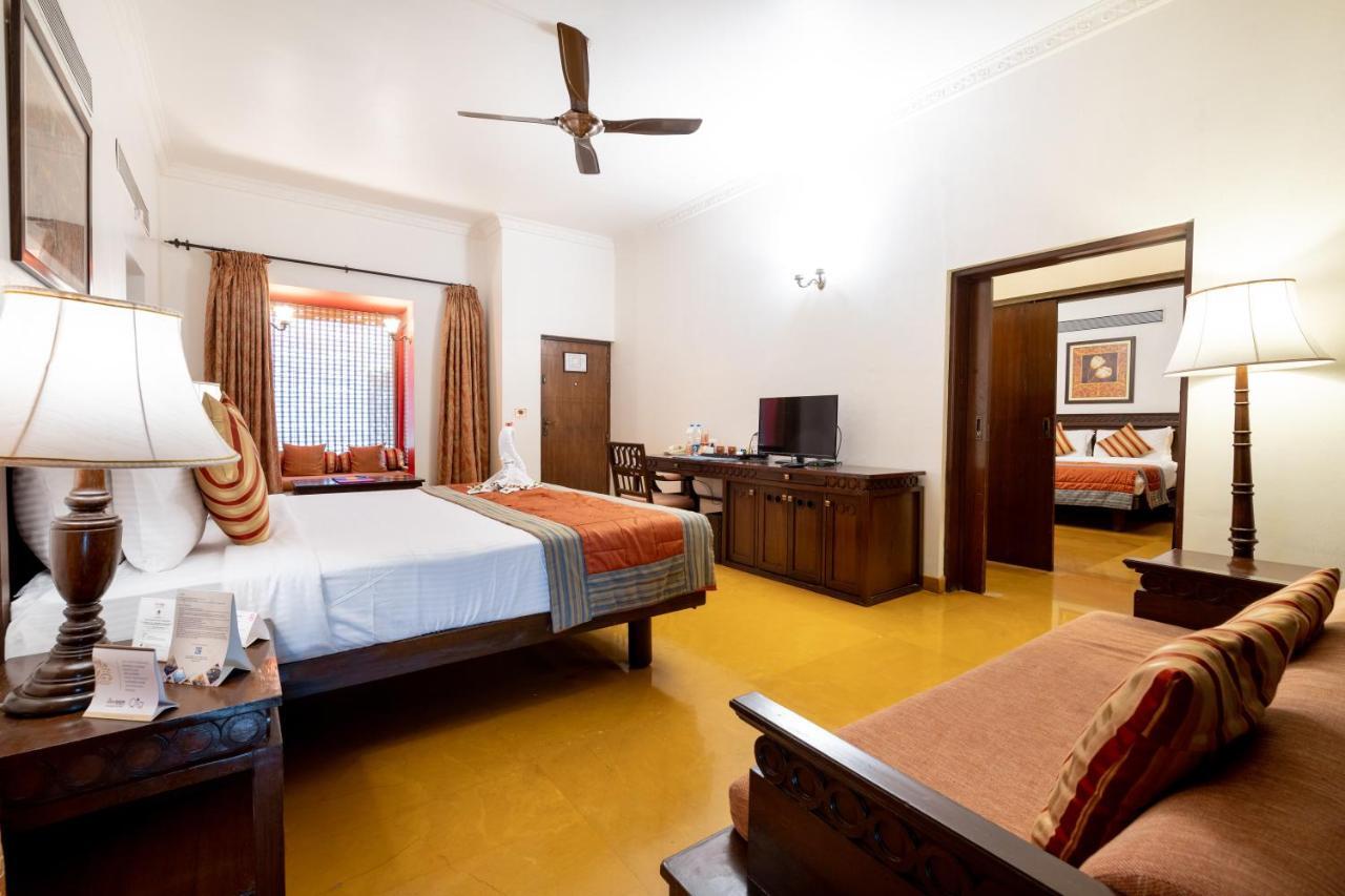 Fort Jadhavgadh -A Gadh Heritage Hotel Sasvad Exteriér fotografie