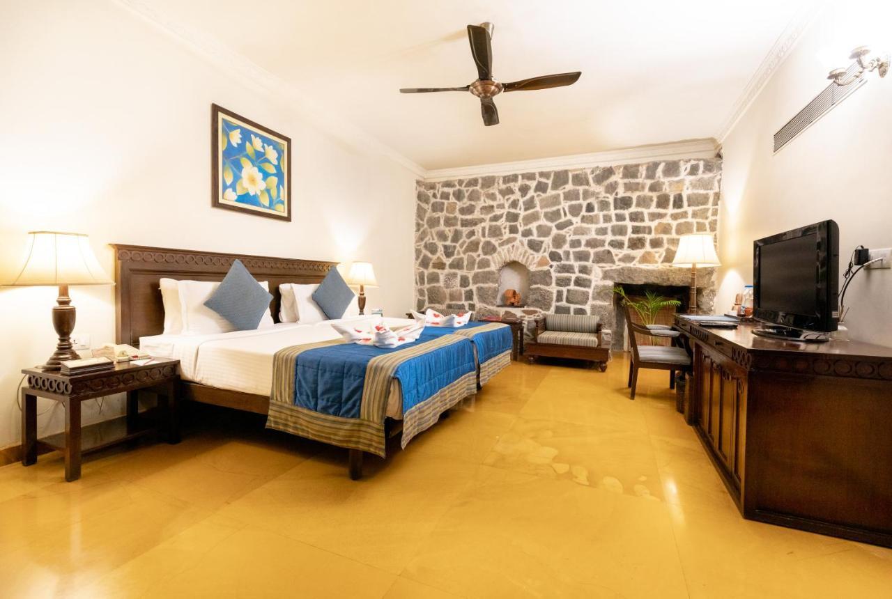 Fort Jadhavgadh -A Gadh Heritage Hotel Sasvad Exteriér fotografie